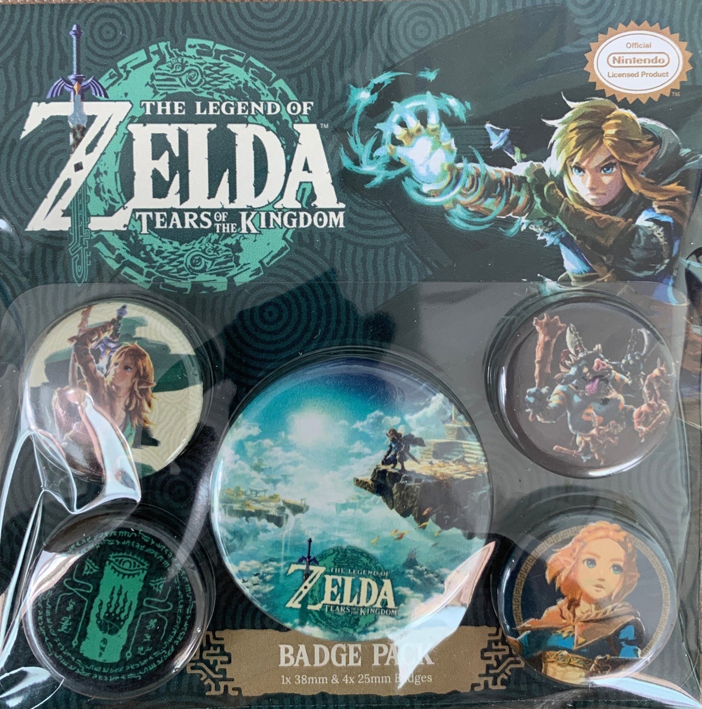 The Legend of Zelda: Tears of the Kingdom Badge Pack – Set of 5 Hyrule Skies Themed Pins